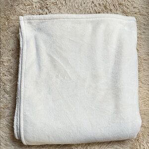 Berkshire Blanket Classic Extra-Fluffy Plush Blanket